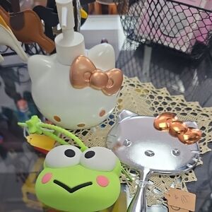 NEW Sanrio Hello Kitty Lot💕 Soap Dispenser Mirror Keroppi Soft change Purse